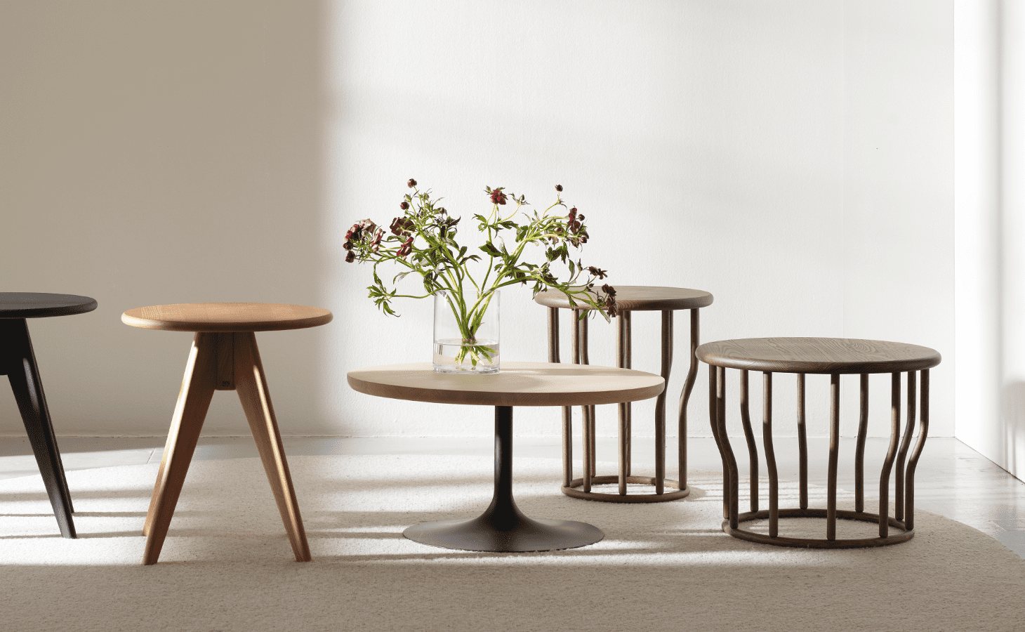 Monolit, Novel och Cosse - Flera olika småbord i olika designer.